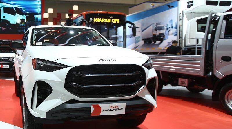 Isuzu mu-X 4WD, SUV Off Road Anyar di GIIAS 2025