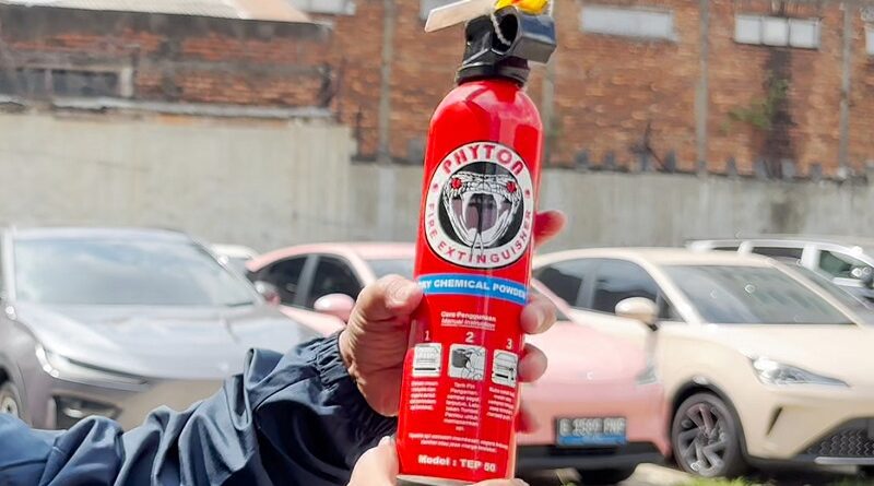 Mobil Listrik Rentan Konslet, Wajib Sedia APAR dan Ini 3 Cara Pakainya