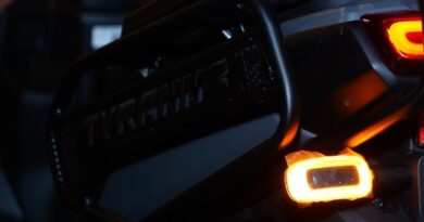 Tyranno Cakar Kota Pahlawan, Jelajah Senyap dan Efisiensi