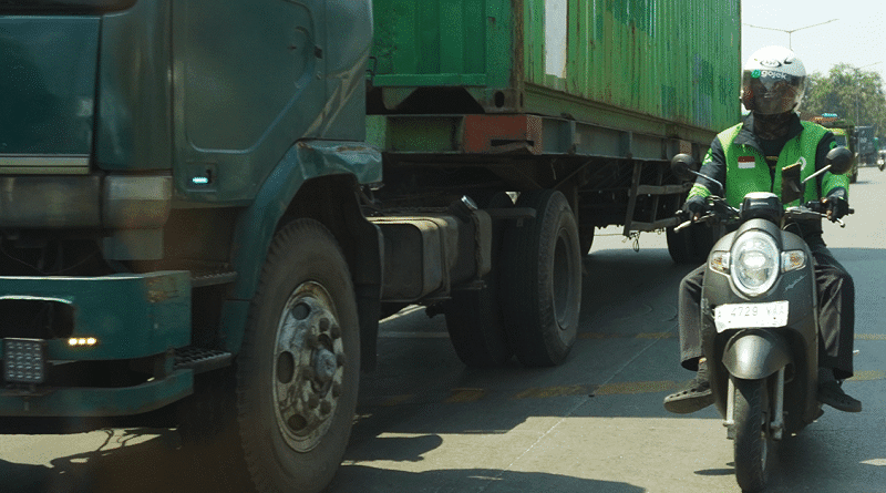 Waspada Blind Spot Saat Riding dan Ini Trik Amannya