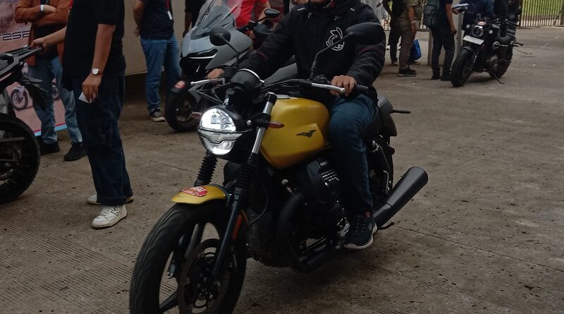 Banyak Pengunjung IMOS 2025 Test Ride Moto Guzzi V7 Stone, Alasannya