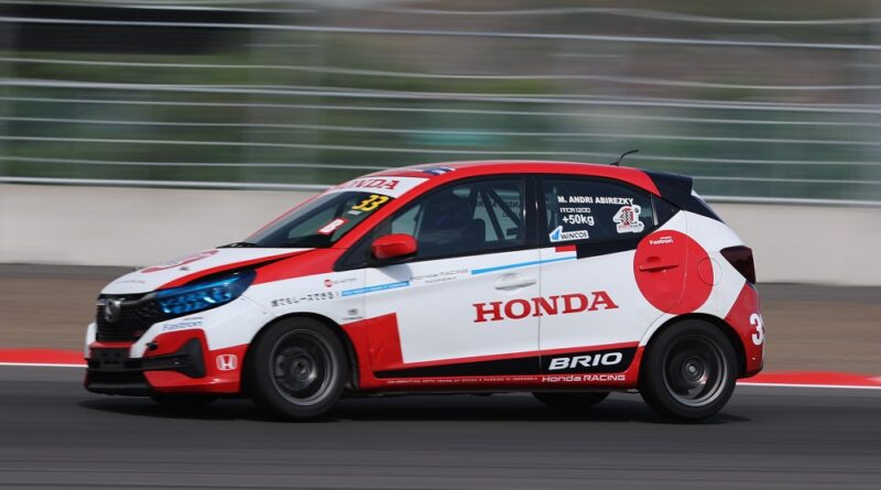 On D Racing Double Winner Honda Racing Indonesia di MFOS 2025