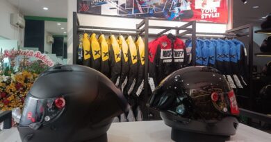 RD2 Moto Mlipir di Kelapa Gading Buat Belanja Helm Shark Begitu Mudah