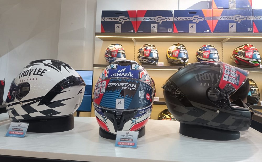 RD2 Moto Mlipir di Kelapa Gading Buat Belanja Helm Shark Begitu Mudah