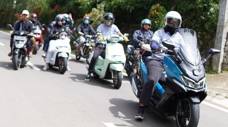 WMOTO Ride & Chill, Satmori MForce Lover di Honeyland