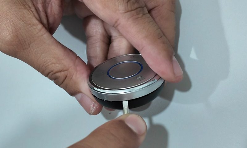 Cara Mengganti Baterai Smart Key Mobil Listrik Sendiri