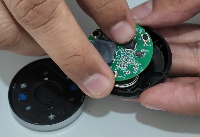 Cara Mengganti Baterai Smart Key Mobil Listrik Sendiri