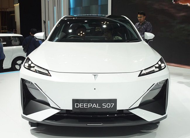 Debut CHANGAN di GJAW 2025, Pamer Lumin dan Deepal S07