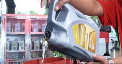 4 Tanda Oli Mesin Mobil Wajib Diganti, Nomer 2 Pas Macet Bahaya