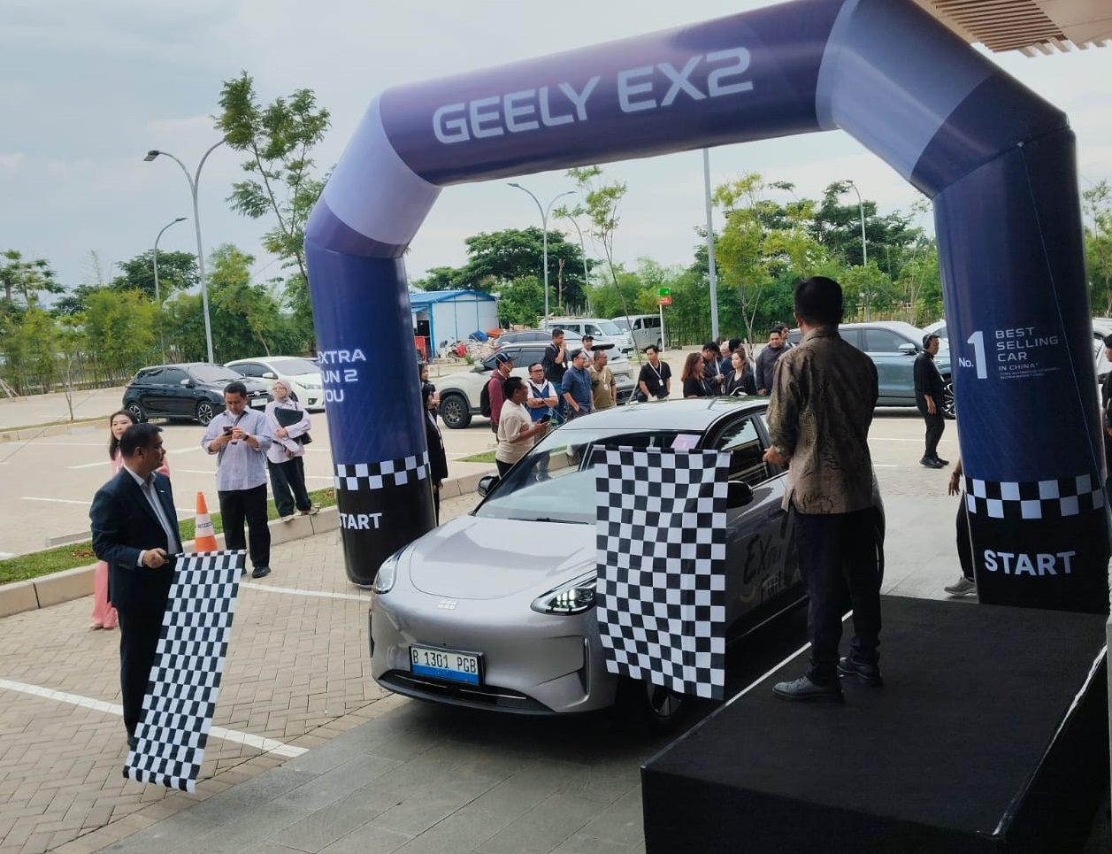 Khusus 2.000 SPK pertama hingga 15 Februari 2026, Geely memberikan harga spesial Rp 229,9 juta untuk EX2 Pro dan Rp 259,9 juta untuk EX2 Ma