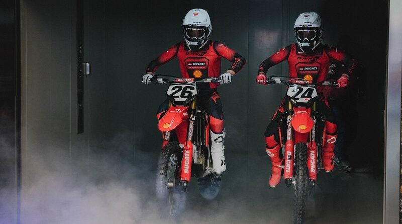 Diva Ismayana & Hilman Maksum Kembali di Kenalkan Ducati MX Team Indonesia