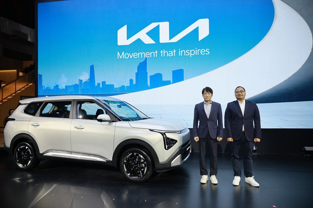 KIA Carens, MPV Legend Keluarga Kembali ke IIMS 2026 Dengan Harga 319 Juta