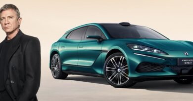 Agent 007 Daniel Craig Sekarang Naik DENZA Z9GT