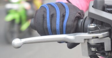 3 Tanda Minyak Rem Waktunya Diganti