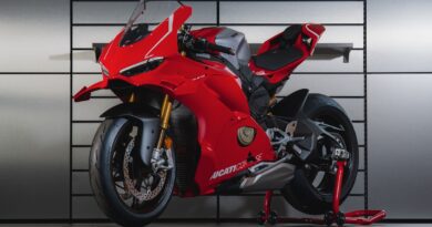 Disaat Menantea Jerome Polin Gulung Tikar, Ducati Panigale V4 R Malah Masuk ke Indonesia