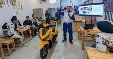 Ketika Emas Naik, 90 Bikers Konvoi Vario125 Night Ride