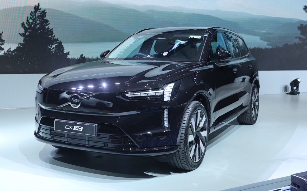 AWD Jadi Daya Tarik EX90, SUV Listrik Premium Terbaru dari Volvo