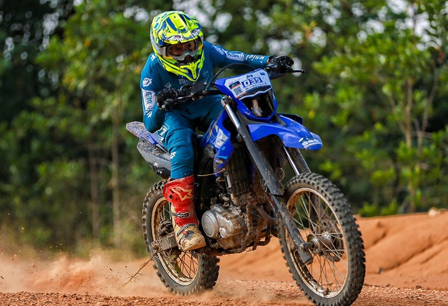 Night Race Enduro Perdana Yamaha Enduro Challenge 2026  di Landak Kalbar