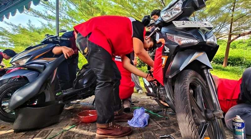 Dollar Naik, Tekiro Kasih Servis Gratis Ke Warga Surabaya Bareng ITS