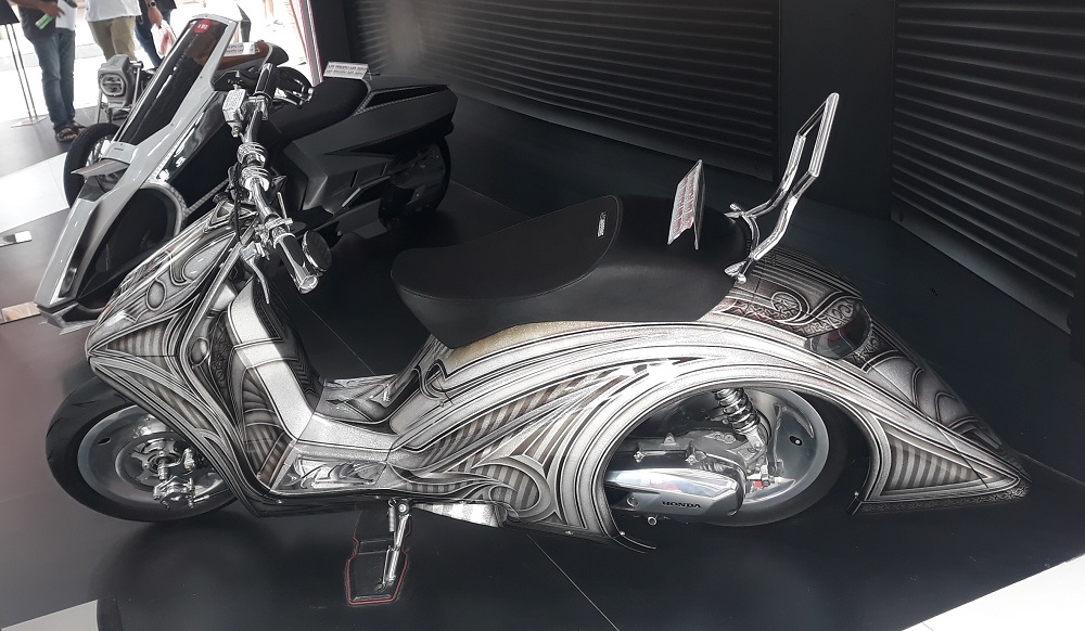 pengunjung dapat melihat langsung tiga Honda Stylo 160 hasil Honda Dream Ride Project (HDRP