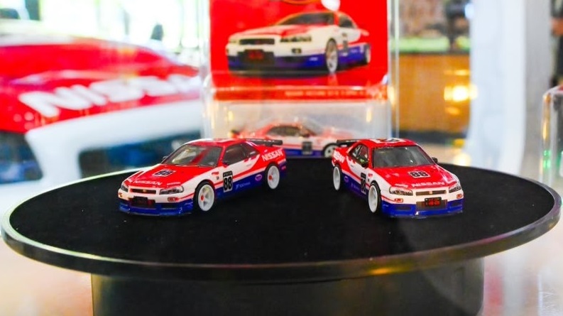 Nissan Skyline GT-R BNR34 Versi Hotwheel Raksasa