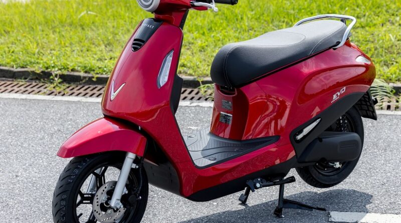 Beli Motor Listrik VinFast, Gratis Tukar Baterai 20 Kali. Untung atau Rugi