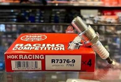 Jangan Terkecoh Kode 'R', Ini Beda Busi Racing dan Busi Harian dari NGK