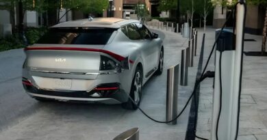 Pertama Kali Beli Mobil Listrik Perhatikan 6 Tips Ini