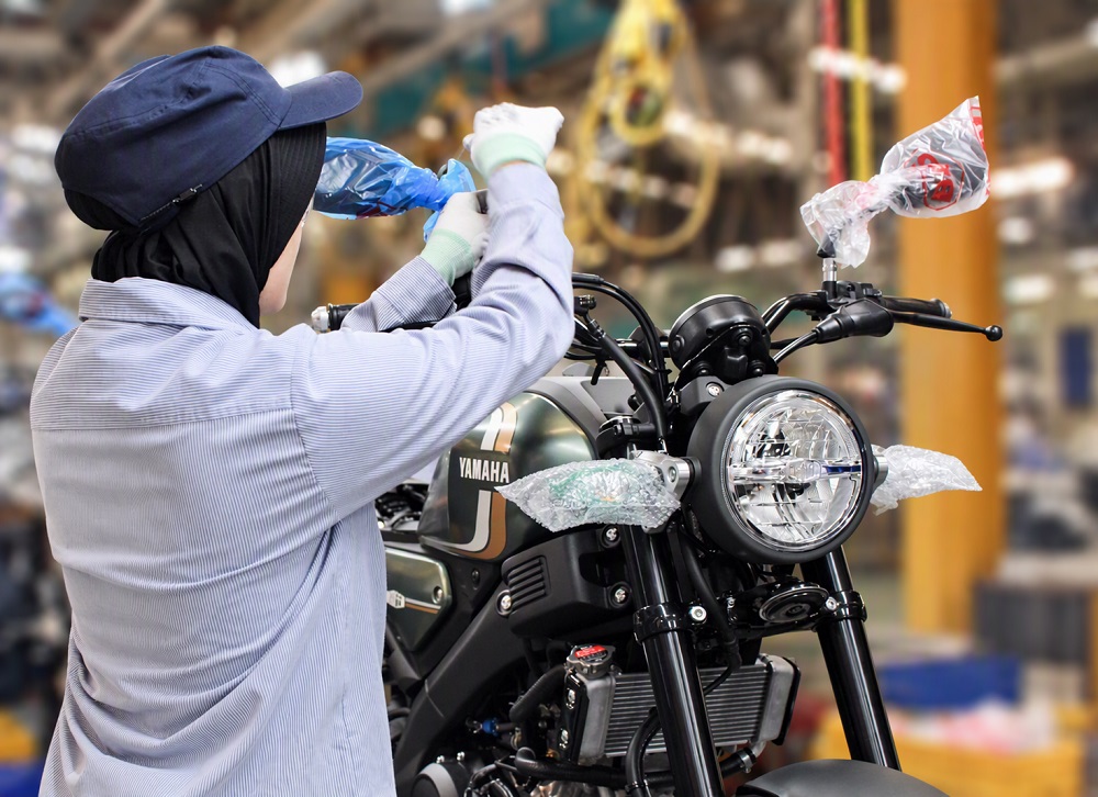 Ternyata Yamaha N-Max Dirakit Cewek
